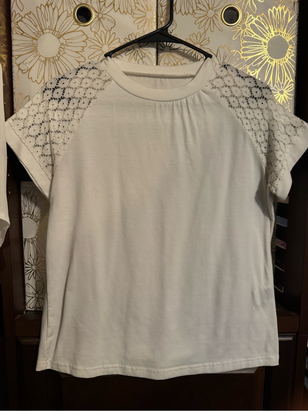 SHEIN White Short-Sleeve Tee with Lace Shoulder Panels